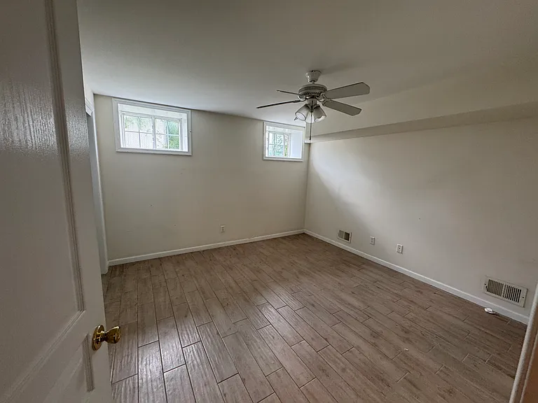 643 Tompkins Ave #1 — Photo 9