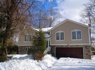 318 Mohansic Ln, Tobyhanna, PA