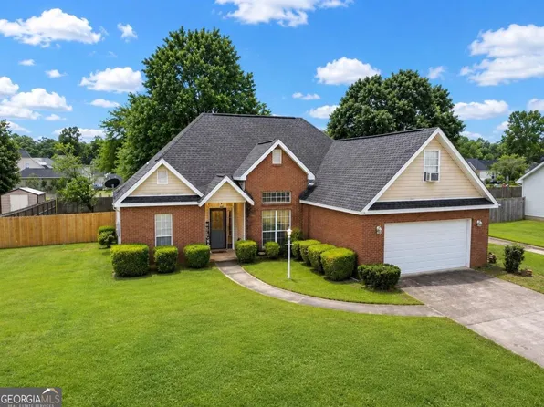 225 Autumn Woods Dr, Warner Robins, GA 31088