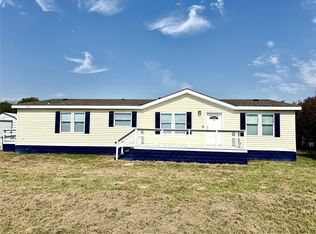 8807 Rodeo Dr, Terrell, TX 75160