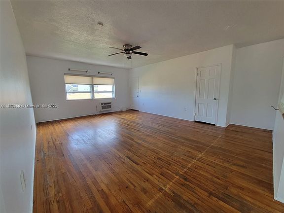 3rd image of 1982 Marseille Dr APT 3