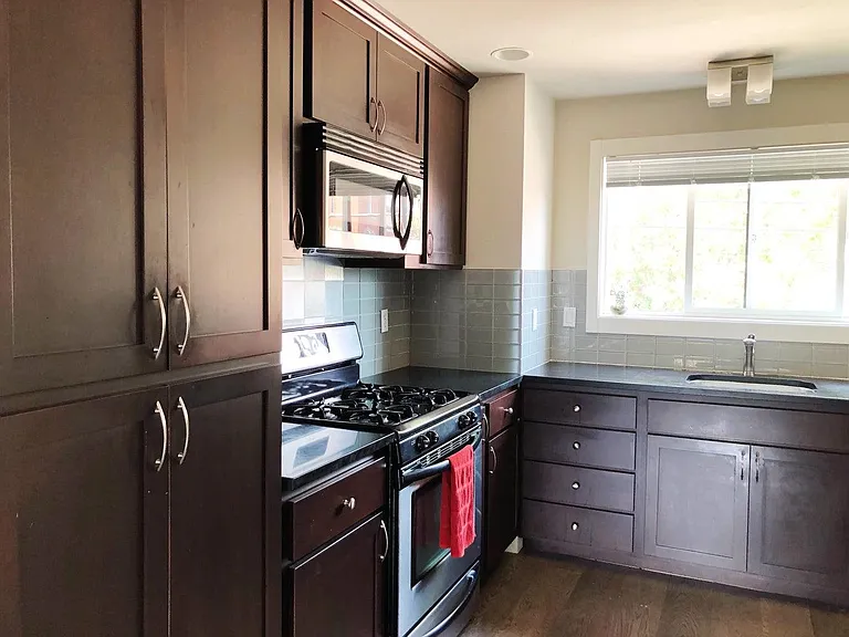 904 17th Ave #B — Photo 4