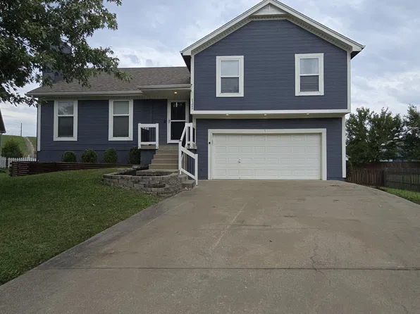 1122 E Frontier Dr, Olathe, KS 66062