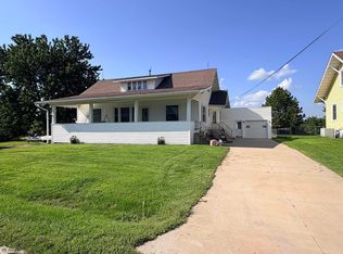 330 W Cedar St, Birmingham, IA 52535