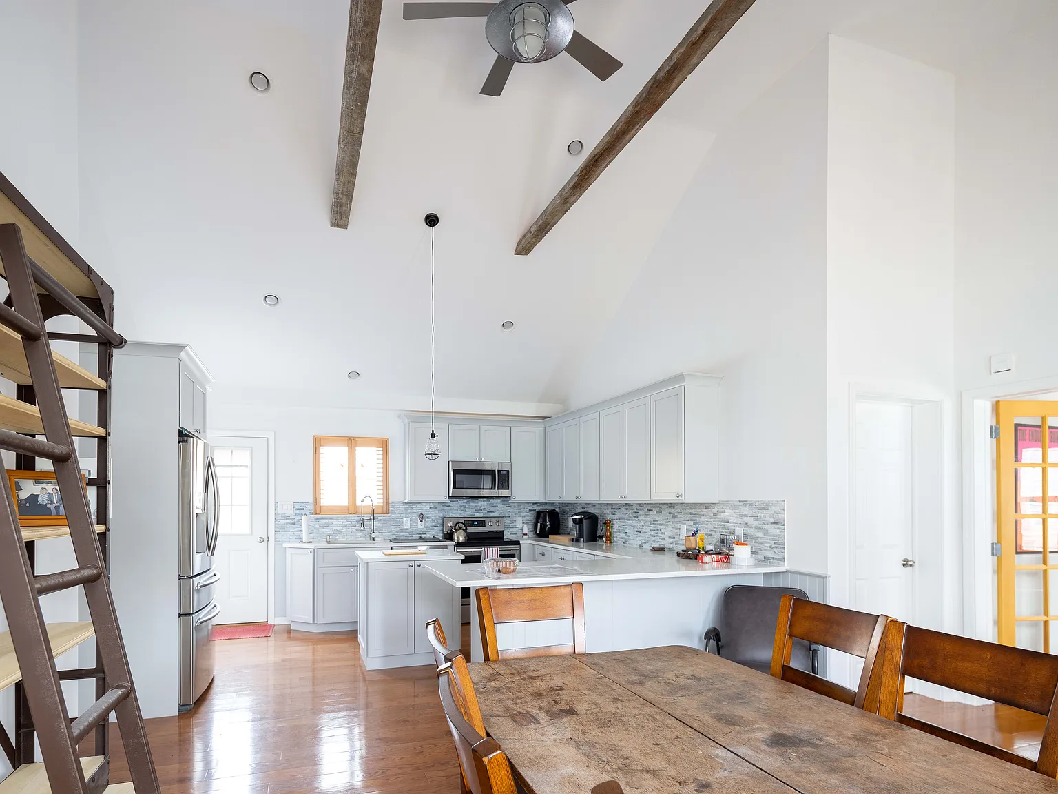 Montauk Retreat Near Camp Hero & Coastline — Photo 2