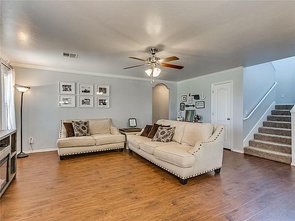 5th image of 13320 Beaumont Dr