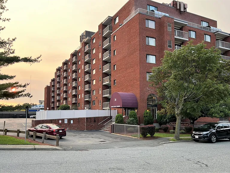32 Revere Beach Pkwy — Photo 1