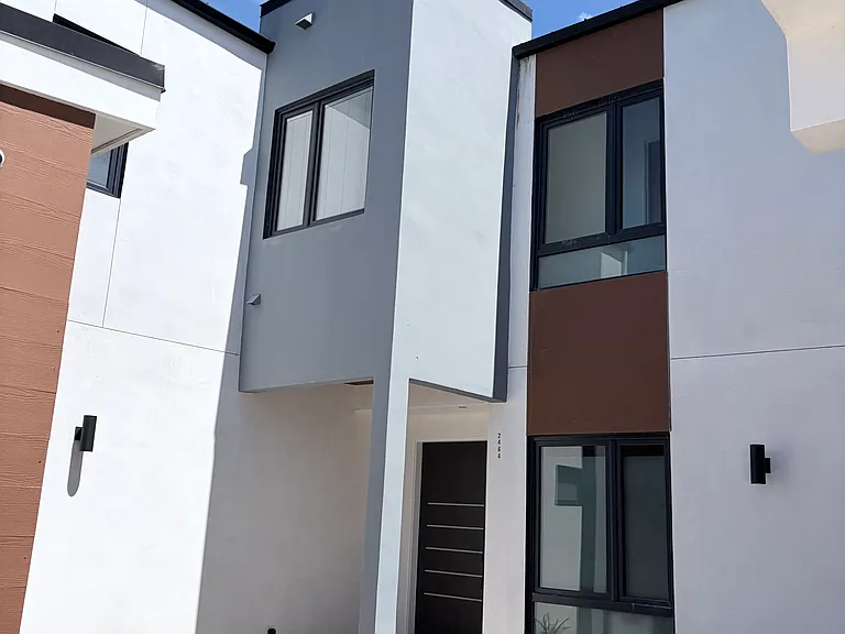 2464 Desire Ave — Photo 23