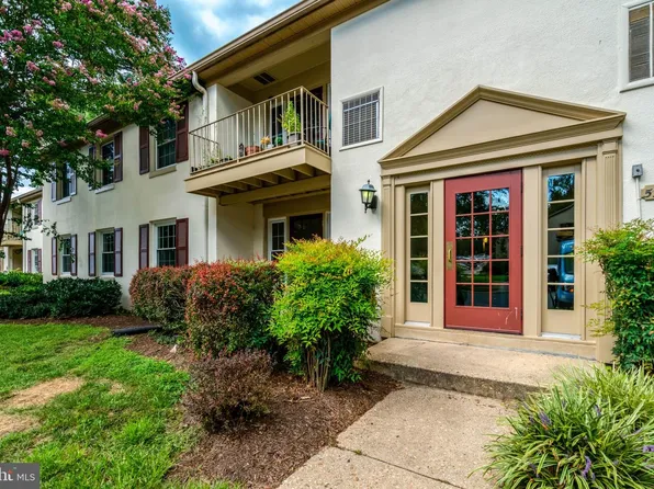5901 Kingsford Rd #435, Springfield, VA 22152