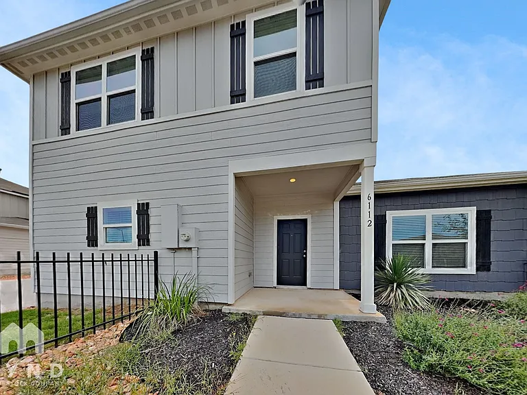 6112 Underwood Way — Photo 1