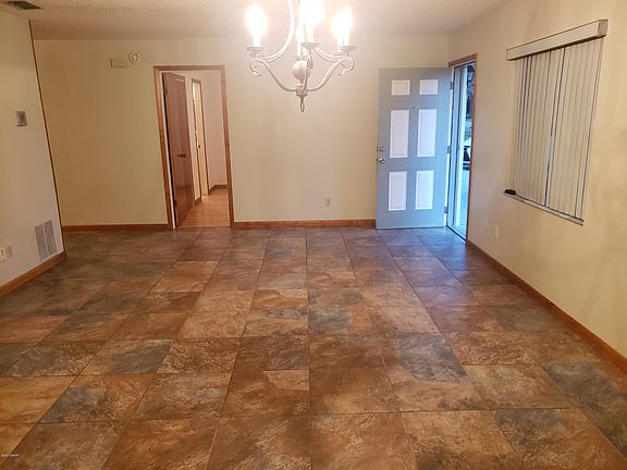 2nd image of 30 Aspen St