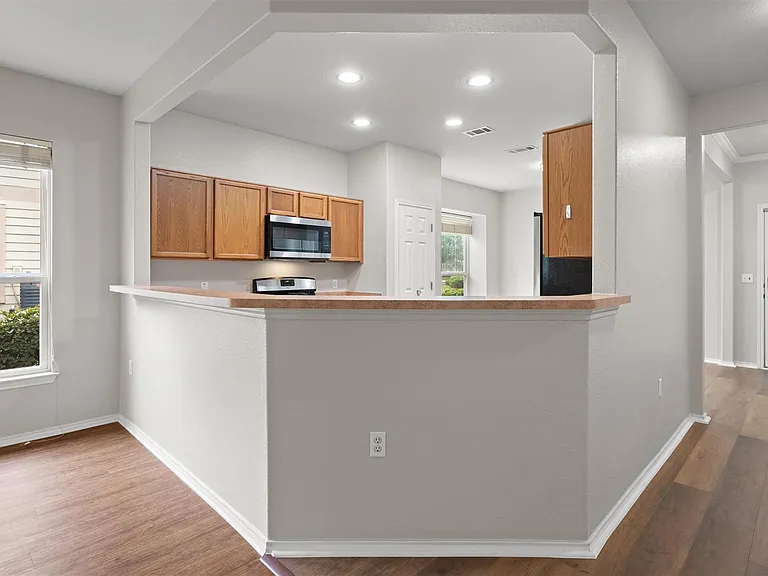 330 Portsmouth Dr — Photo 17