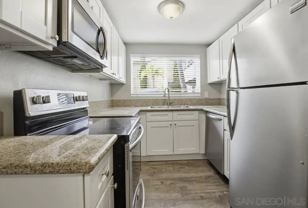 2950 La Costa Avenue 5