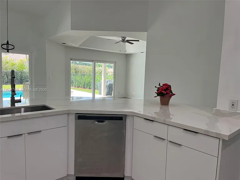 814 Heron Rd — Photo 20