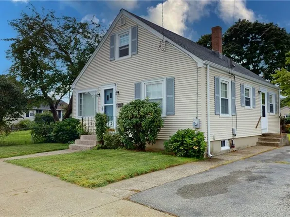 19 Paul St, Pawtucket, RI 02861