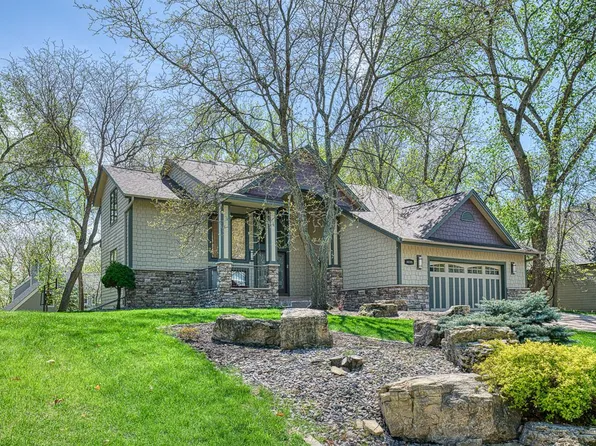 16105 Baywood Ln, Eden Prairie, MN 55346