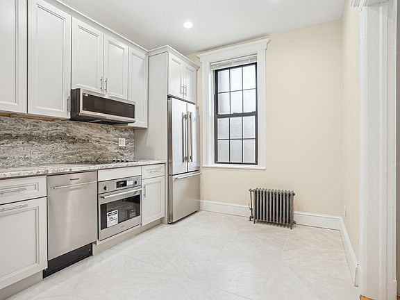 3rd image of 10-43 44th Dr #1