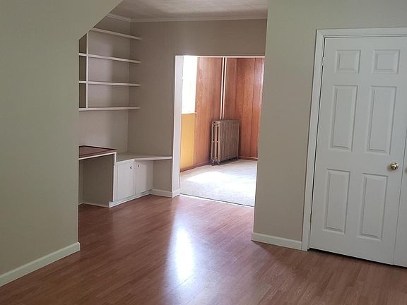 5th image of 417 Thompson St
