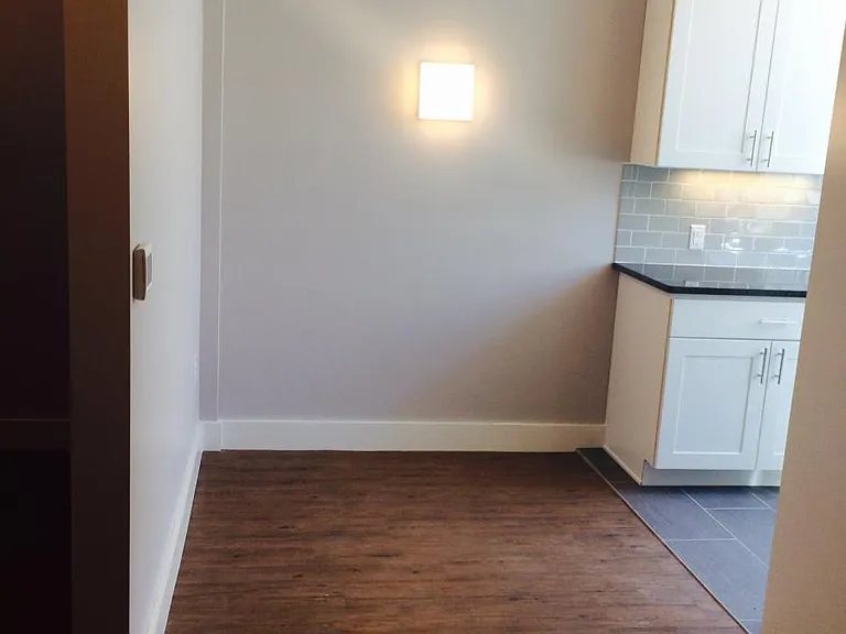 4 E Athens Ave #105 — Photo 5