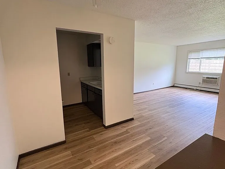 791 Russell Rd — Photo 5