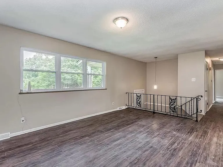 405 E Kings Gate Rd — Photo 7