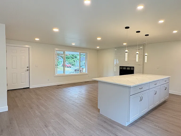 4057 E Spokane St — Photo 8