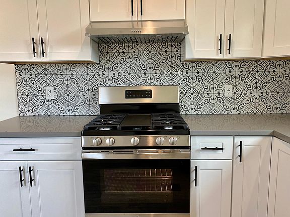 5th image of 21416 1/2 Berendo Ave