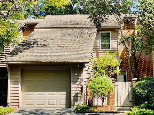 4 Palmetto Pl, Greenville, NC 27858