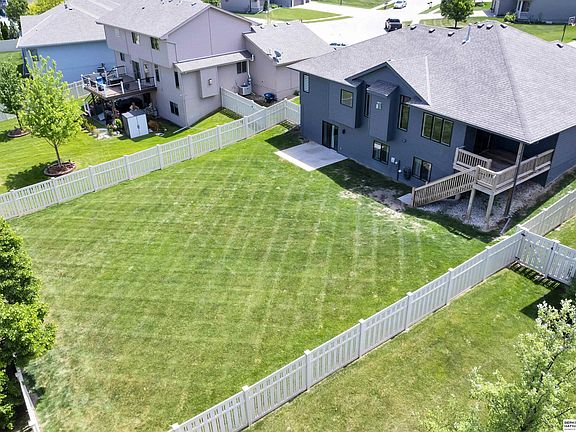 3rd image of 21318 Castlerock Ln
