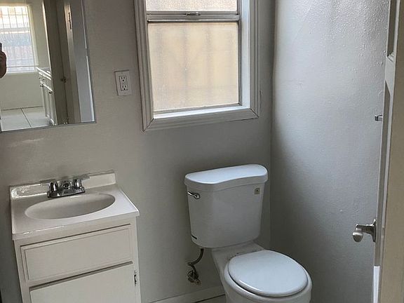 5th image of 7516 S Western Ave #2