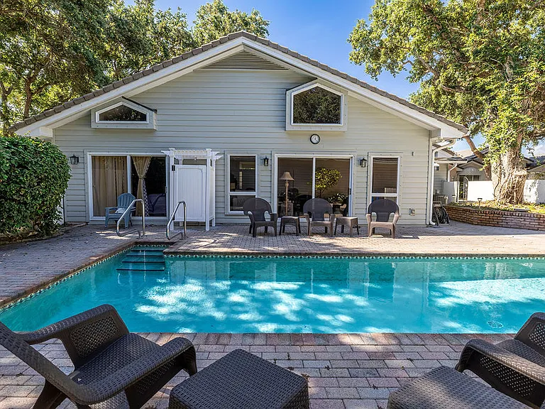 300 S Peppertree Dr — Photo 30