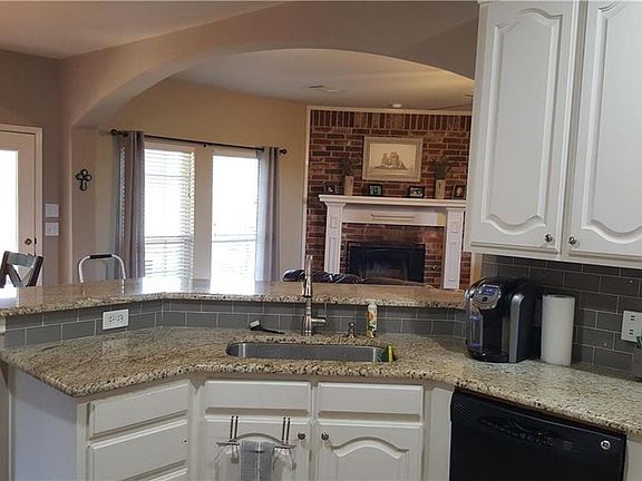 5th image of 8405 Blackwater Creek Trl