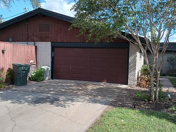2nd image of 1301 Ann St