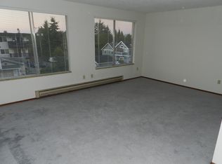 2200 California Ave SW APT 302, Seattle, WA 98116