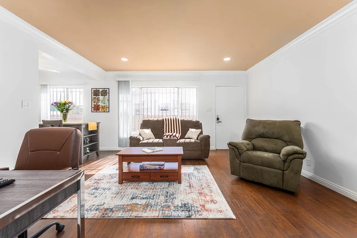 Building Photo - 545 E 97th St #1
