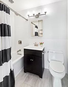 4th image of 23 E 10th St APT 708