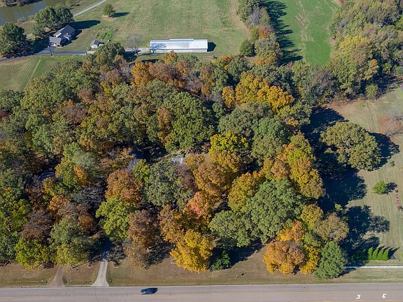 2nd image of 289 Pleasant Plains Rd