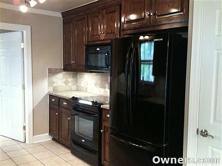 3rd image of 402 E Robinwood Dr