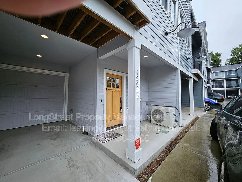 3 bed, 2.5 bath, 1425 sqft, $2,495 — Photo 2