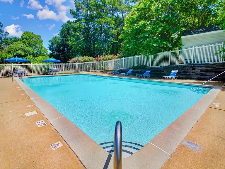 Azalea Park at Sandy Springs — Photo 15