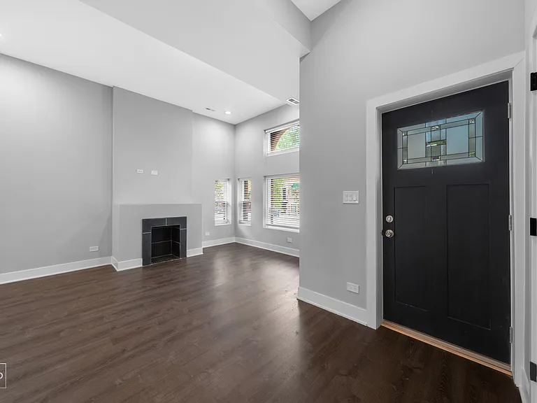 700 S Loomis St #1 — Photo 2