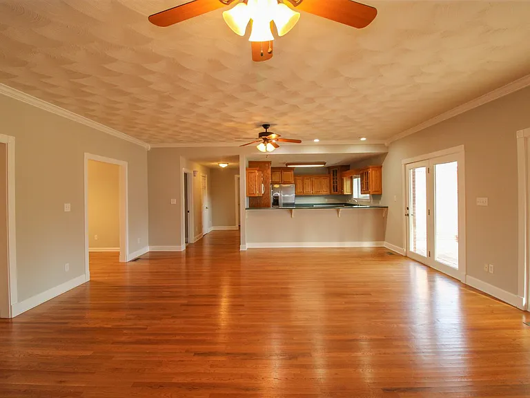 17524 Martin Dr — Photo 8
