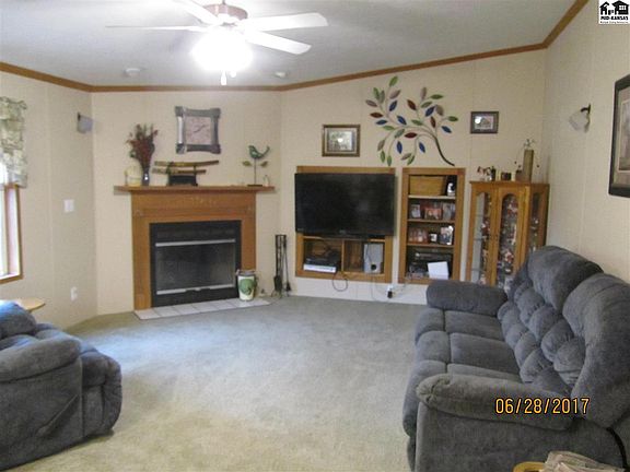 5th image of 101 Robert Dr