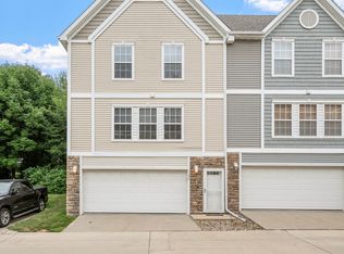 1106 Fieldstone Ln, Pleasant Hill, IA 50327