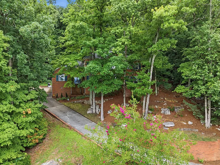 2276 Governors Bend Rd SE — Photo 3