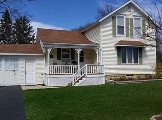 627 Spring St, Batavia, IL 60510