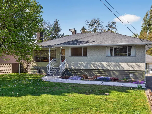 13759 111th Ave, Surrey, BC V3R 2C1