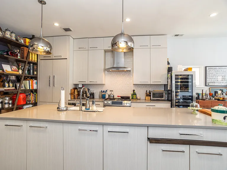 824 W Armitage Ave #2B — Photo 9