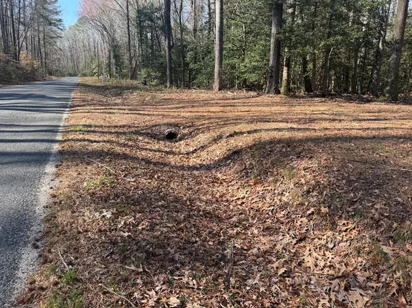 15 Cod Creek Dr, Heathsville, VA 22473