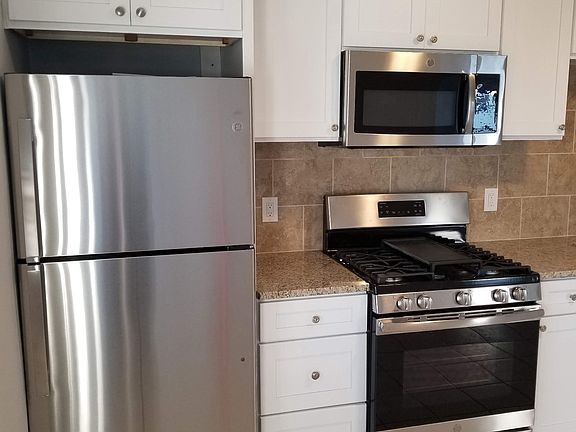 3rd image of 525 Whipple St #2E